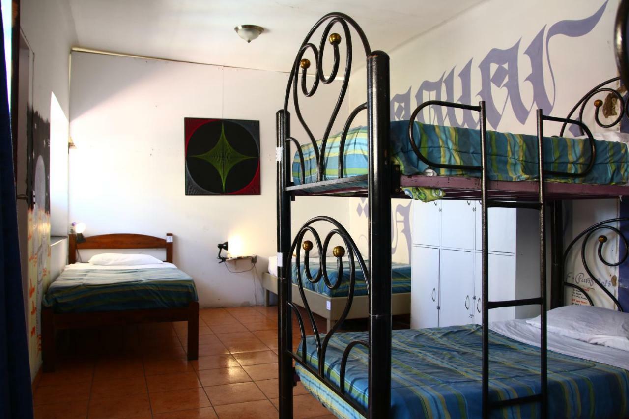Jaguar House Hostel Кочабамба Екстериор снимка